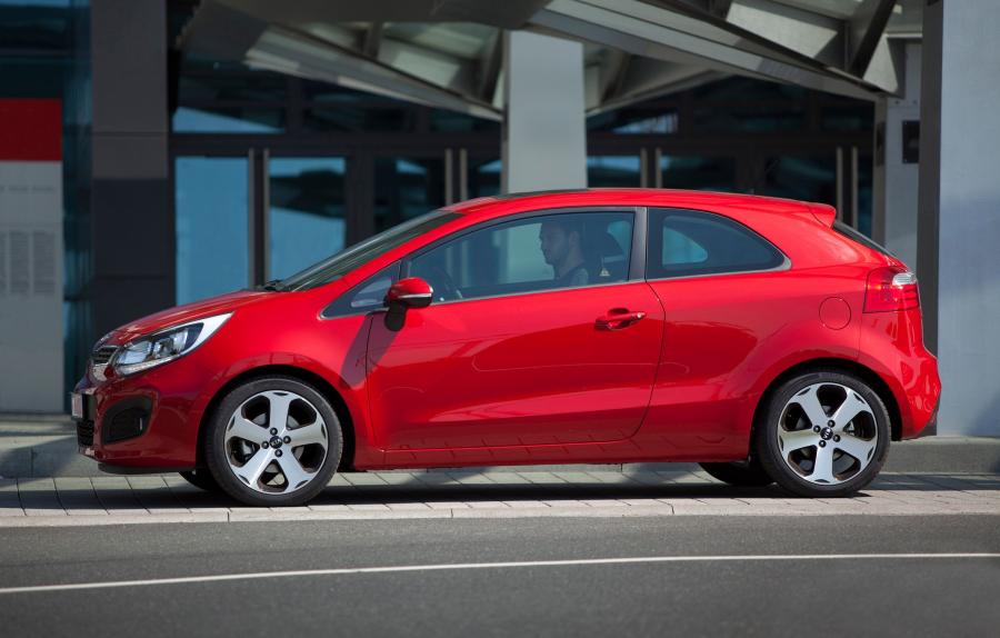  Kia Rio 3-Door 2012 года  (фото 2 из 7)